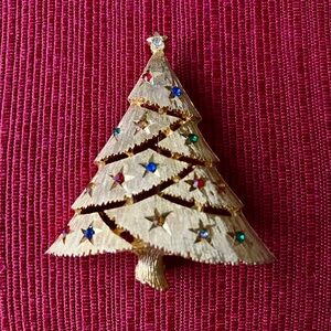 Vintage Goldtone & Rhinestone Christmas Tree Brooch